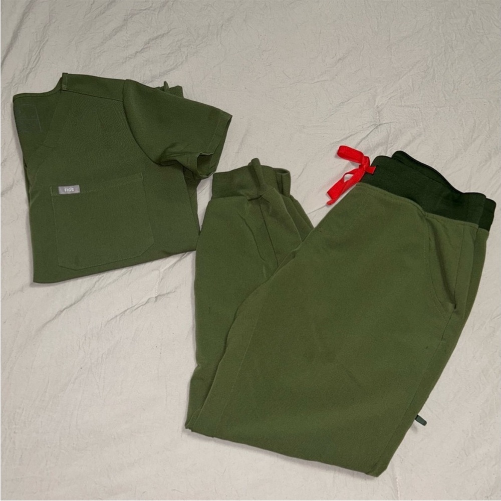 Figs Olive Green Scrub set